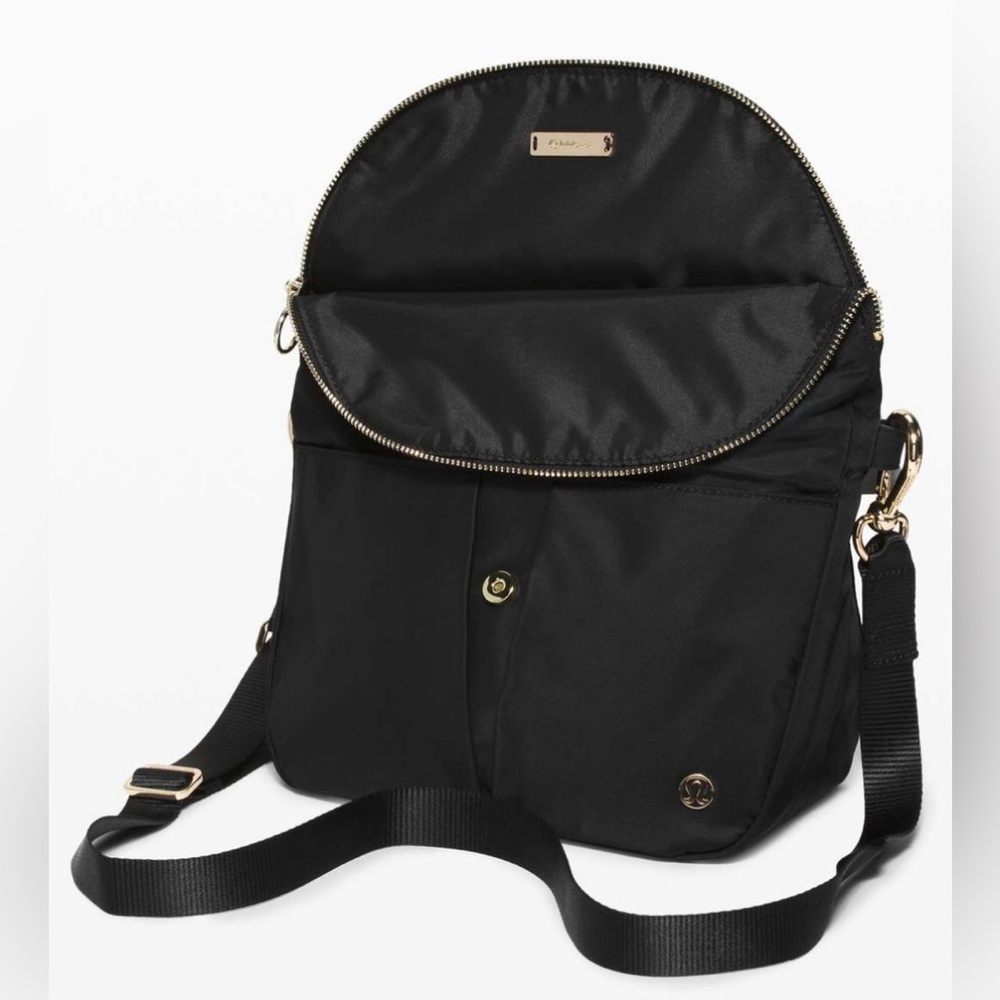 Lululemon All Night Festival Bag Vol 5L in Black /Gold - Picture 6 of 16